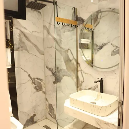 Blue Heaven Seaside Hotel Borsh