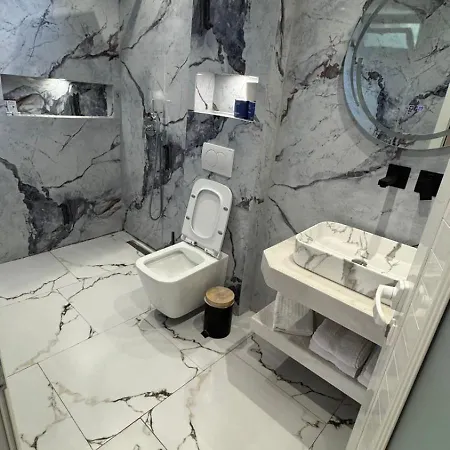 Blue Heaven Seaside Hotel Borsh