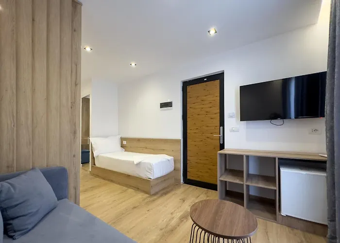 Blue Heaven Seaside Hotel Borsh