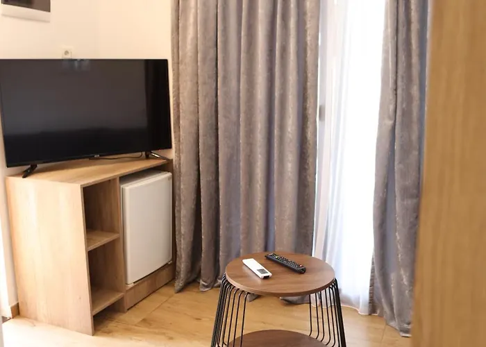 Blue Heaven Seaside Hotel Borsh