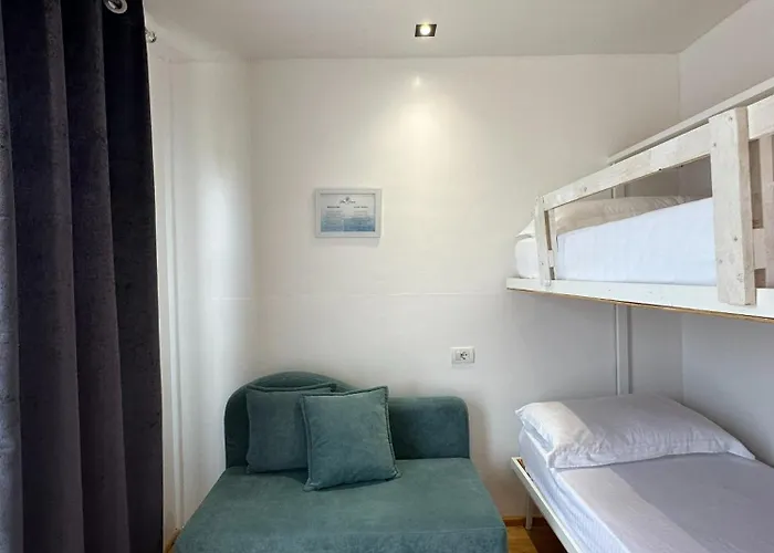 Blue Heaven Seaside Hotel Borsh